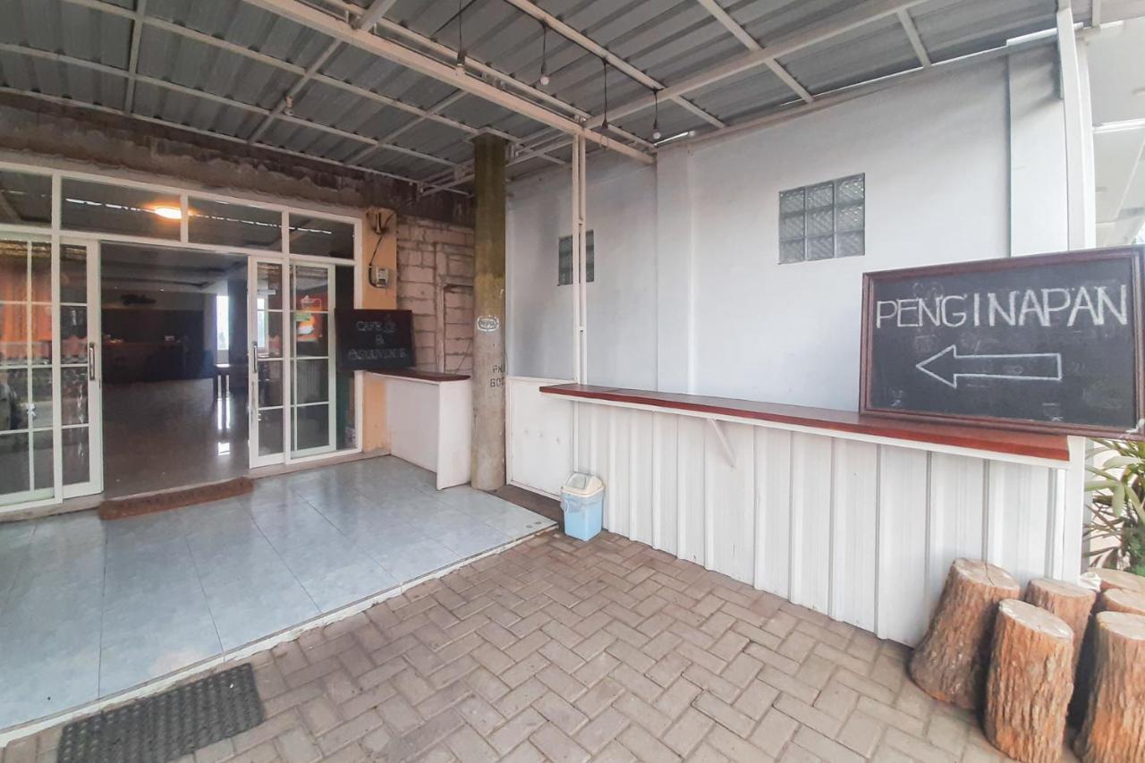 Delvia Bromo Homestay Mitra Reddoorz Pasuruan Extérieur photo