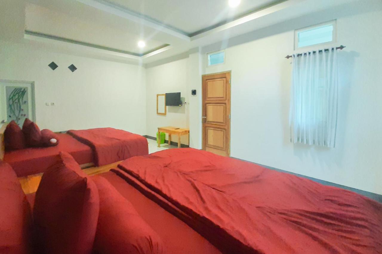 Delvia Bromo Homestay Mitra Reddoorz Pasuruan Extérieur photo