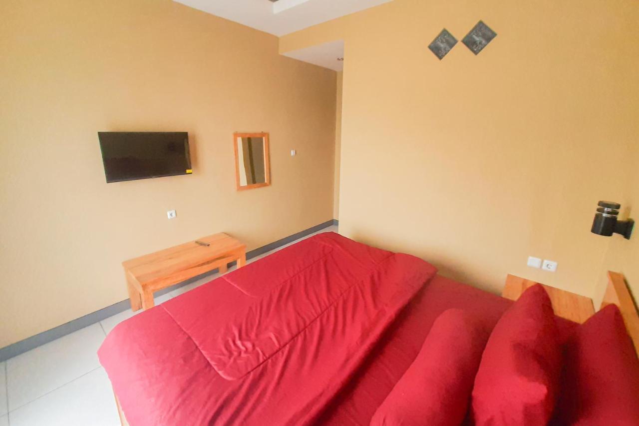 Delvia Bromo Homestay Mitra Reddoorz Pasuruan Extérieur photo