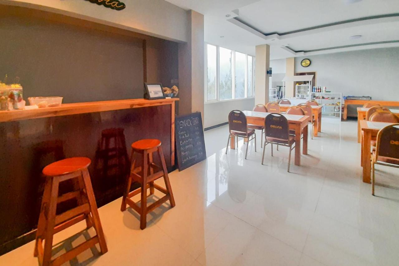 Delvia Bromo Homestay Mitra Reddoorz Pasuruan Extérieur photo