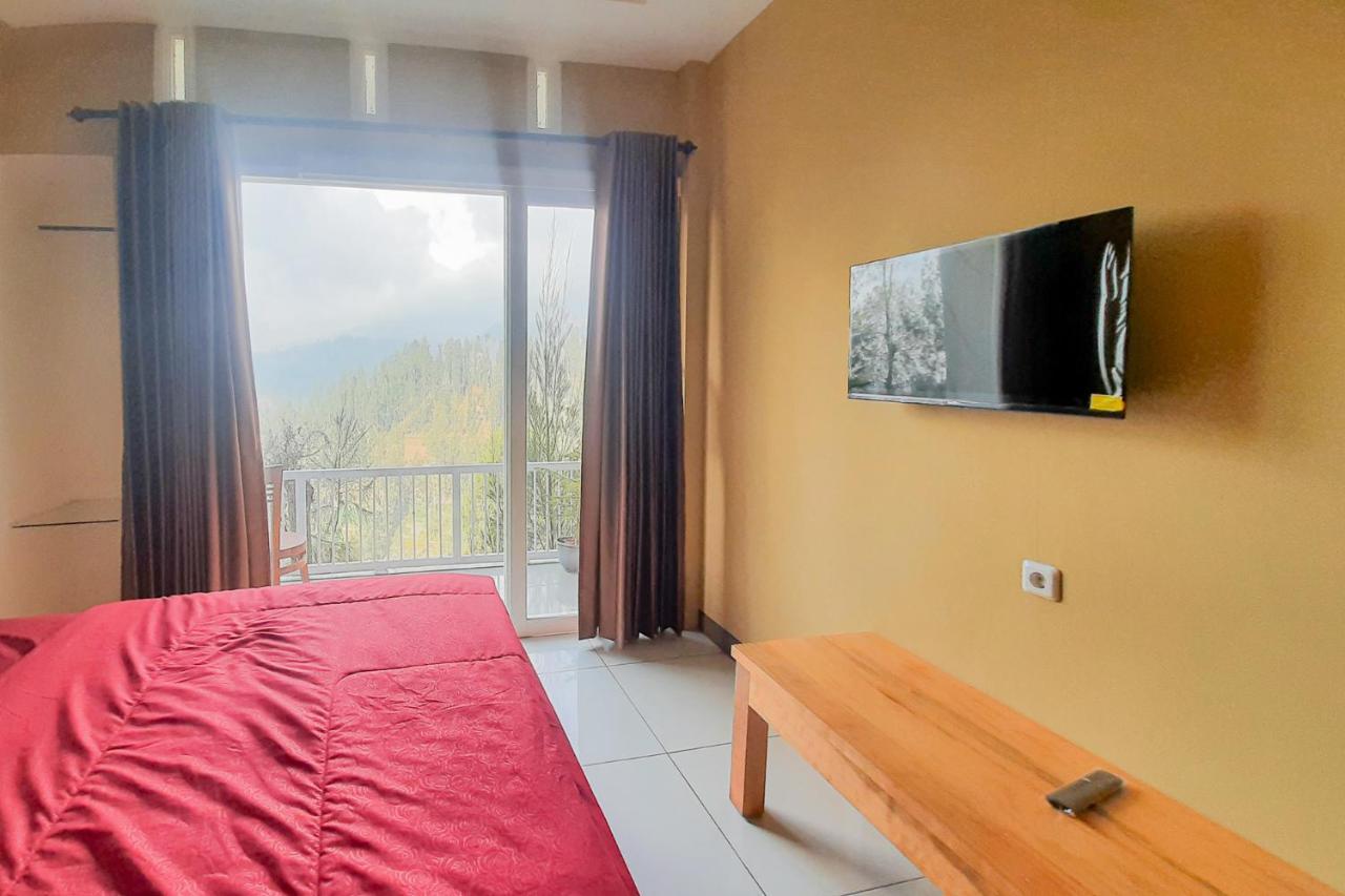 Delvia Bromo Homestay Mitra Reddoorz Pasuruan Extérieur photo