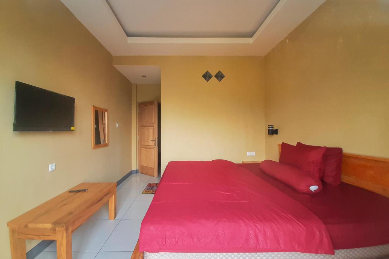 Delvia Bromo Homestay Mitra Reddoorz Pasuruan Extérieur photo